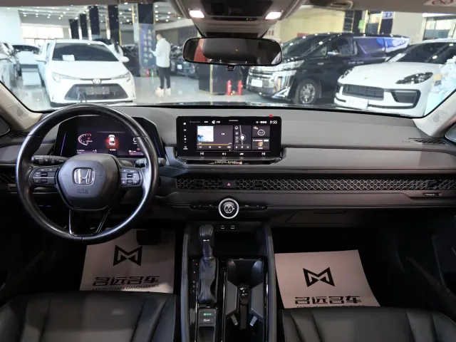 Honda Accord — Фото автомобиля 12