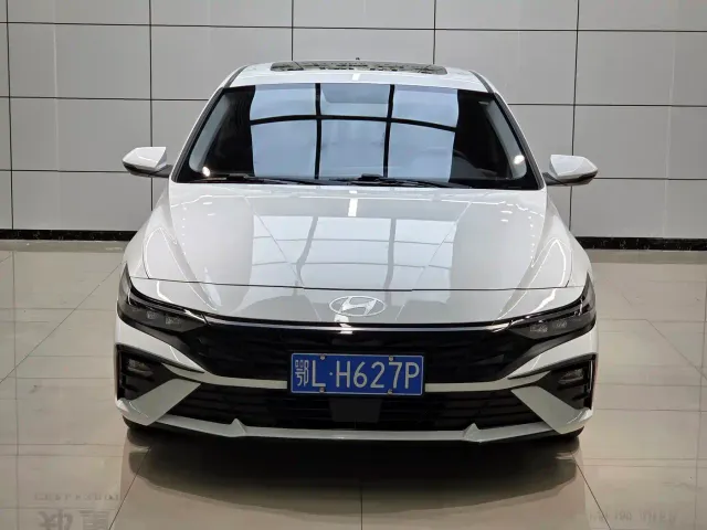 Hyundai Elantra — Фото автомобиля 2