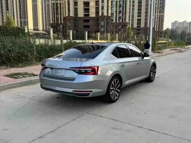 Skoda Superb — Фото автомобиля 4