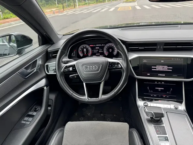 Audi A6L — Фото автомобиля 13