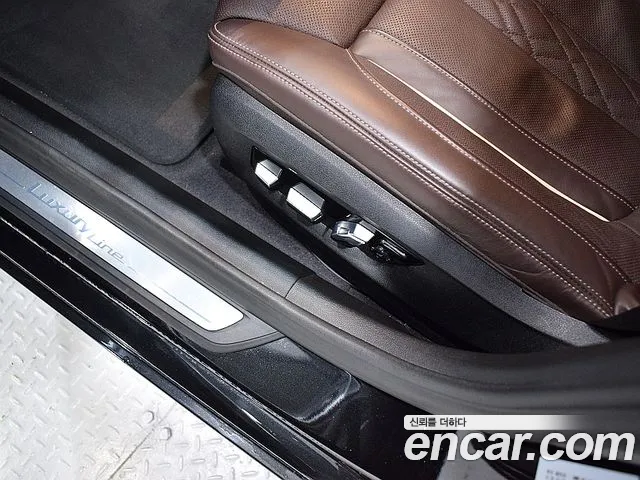 BMW 5-Series — Фото автомобиля 12