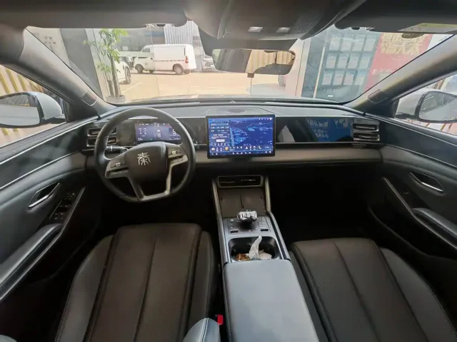 BYD Qin L — Фото автомобиля 13