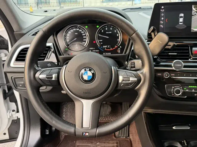 BMW 1 Series — Фото автомобиля 11