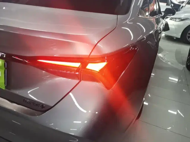 Toyota Avalon — Фото автомобиля 7