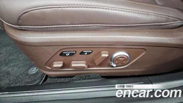 Hyundai Grandeur Grandeur (GN7) 2.5 Бензин 2WD — Фото автомобиля 23