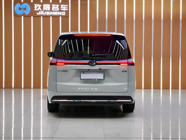 GAC Trumpchi E8 — Фото автомобиля 4