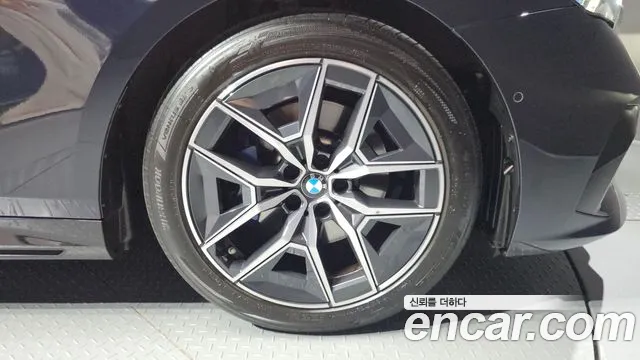 BMW 5-Series — Фото автомобиля 18