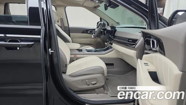 Kia Carnival Generation 4 — Фото автомобиля 25
