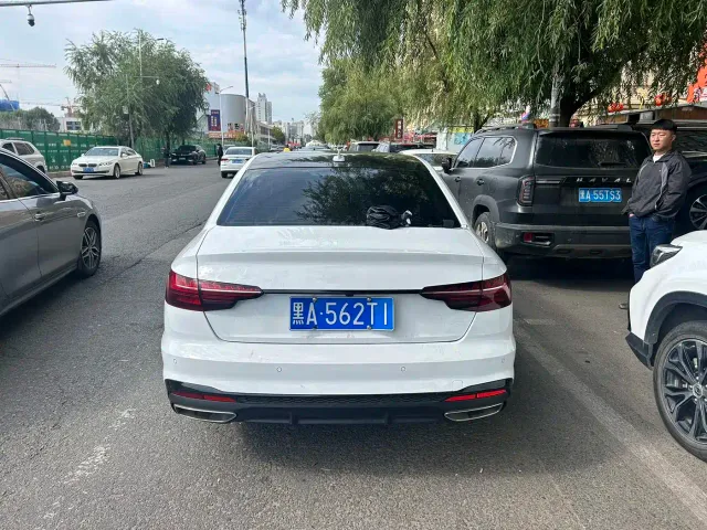 Audi A4L — Фото автомобиля 9