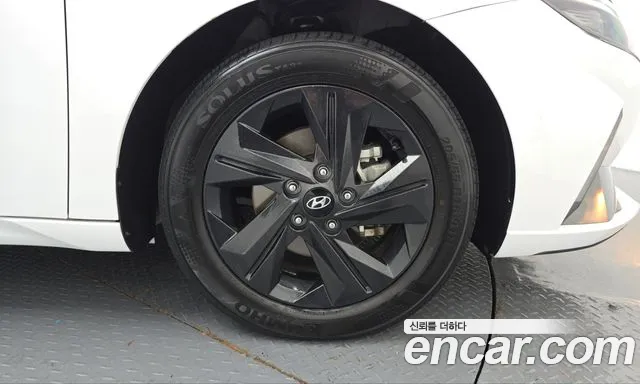 Hyundai Avante CN7 — Фото автомобиля 6