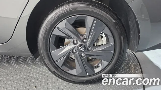 Hyundai Avante CN7 — Фото автомобиля 21