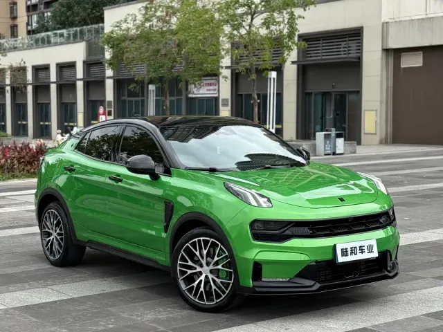 Lynk & Co 05 — Фото автомобиля 2
