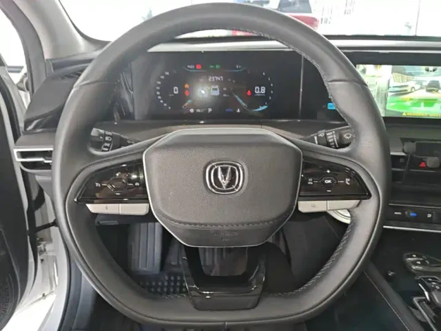 Changan Eado — Фото автомобиля 10