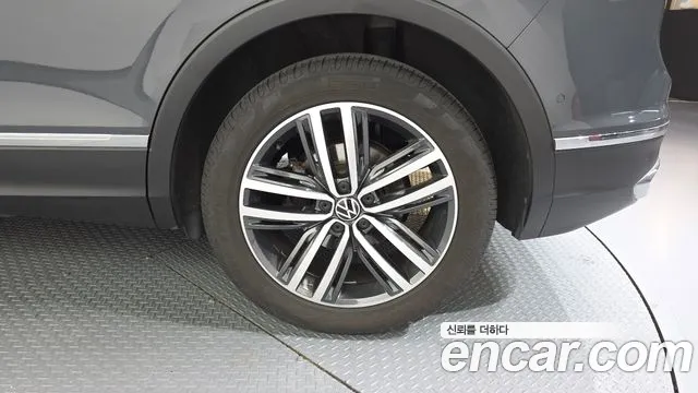 Volkswagen Tiguan — Фото автомобиля 6