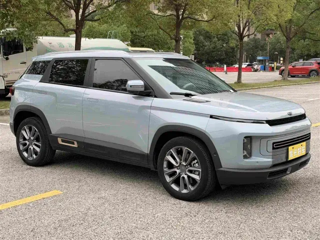 Geely ICON — Фото автомобиля 4