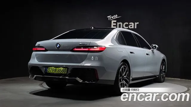 BMW 7 Series G70 — Фото автомобиля 2