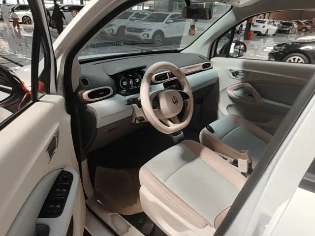 Leapmotor T03 — Фото автомобиля 14
