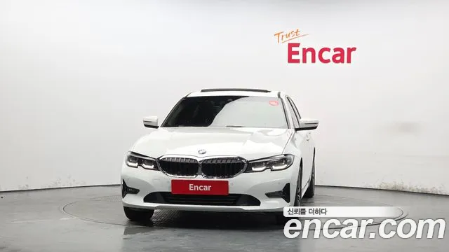 Фотография автомобиля — BMW 3-Series