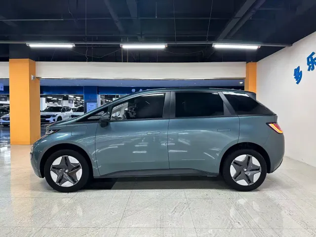 Baojun Cloud — Фото автомобиля 9