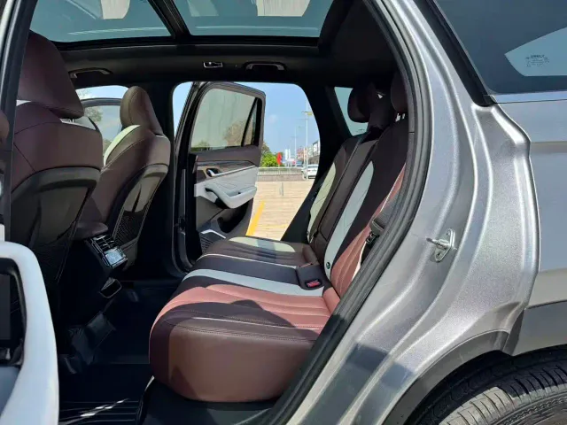 Geely Xingyue L — Фото автомобиля 16