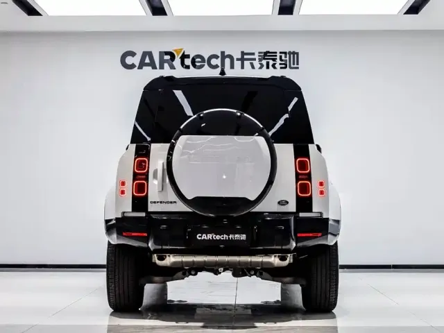 Land Rover Defender — Фото автомобиля 5
