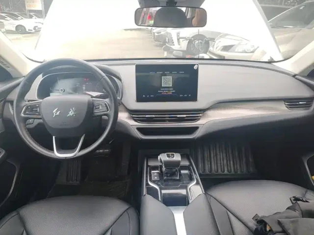 Hongqi E-QM5 — Фото автомобиля 9