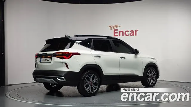 Kia Seltos — Фото автомобиля 2