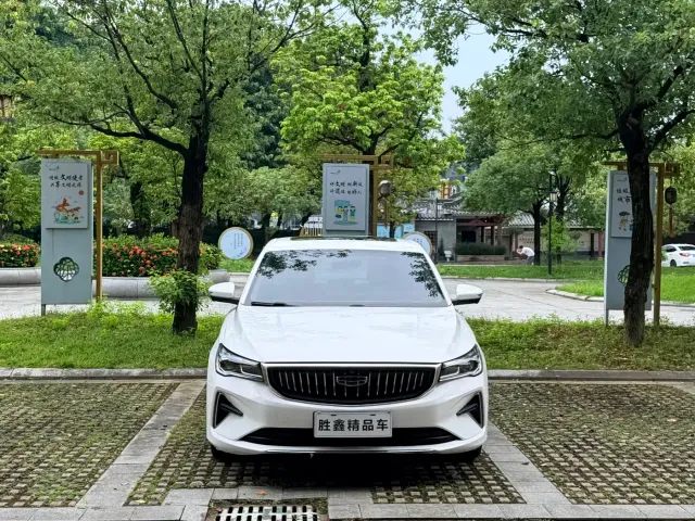 Geely Emgrand — Фото автомобиля 2