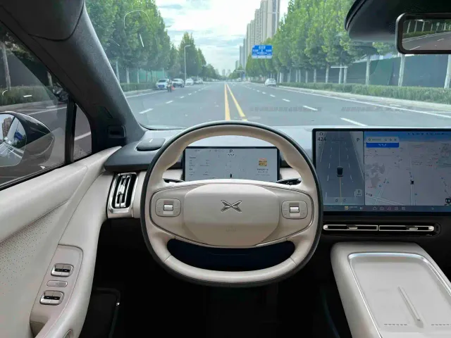 Xpeng P7+ — Фото автомобиля 14