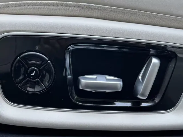Li Auto L9 — Фото автомобиля 14