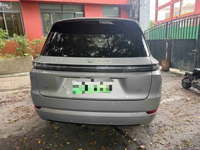 Li Auto L9 — Фото автомобиля 5