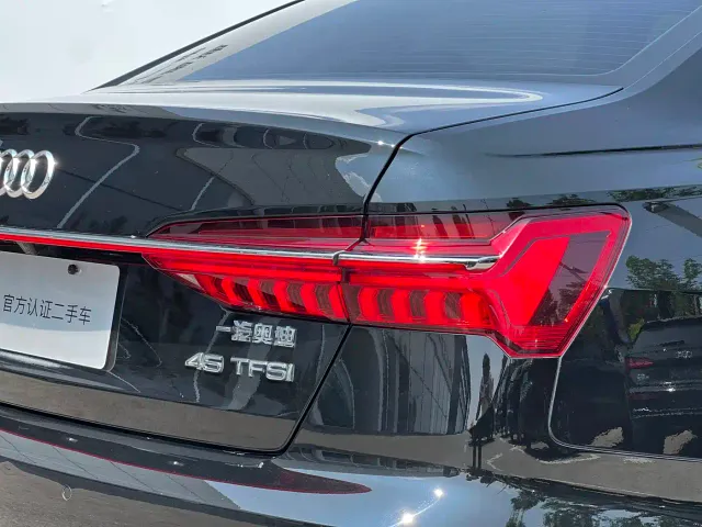 Audi A6L — Фото автомобиля 14
