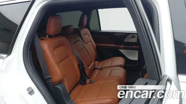 Lincoln Aviator 2nd Gen — Фото автомобиля 11