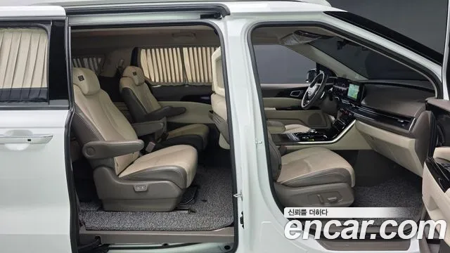 Kia Carnival Generation 4 — Фото автомобиля 16