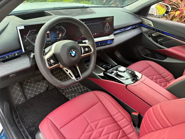 BMW 5 Series — Фото автомобиля 11