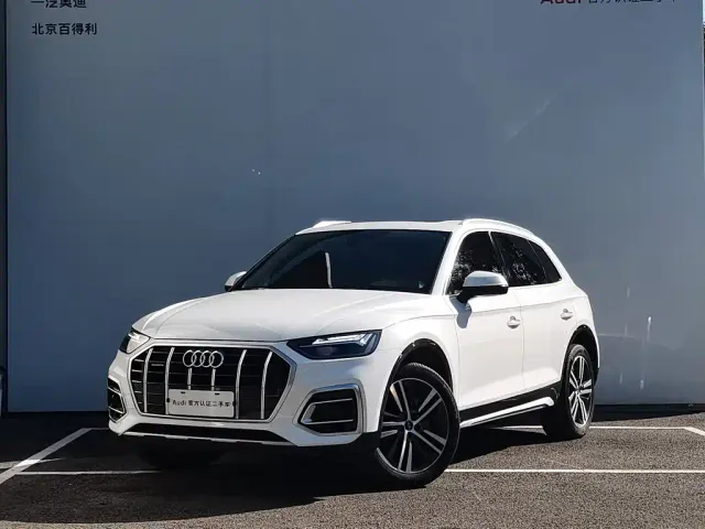 Фотография автомобиля — Audi Q5L