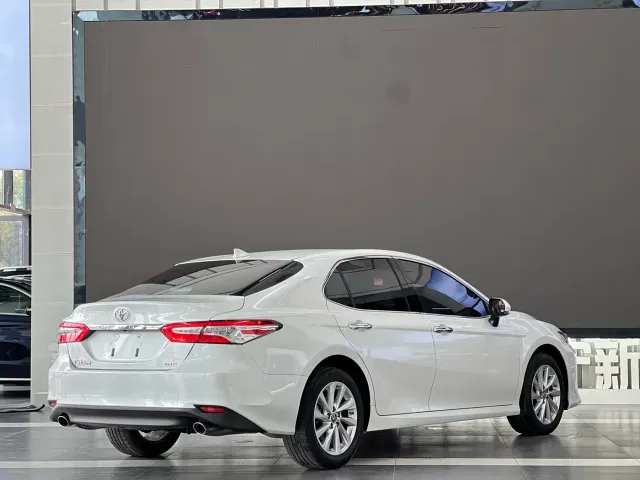 Toyota Camry — Фото автомобиля 19