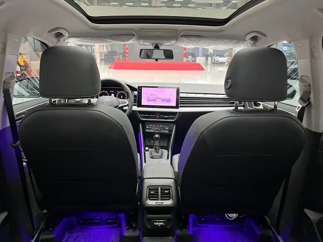 Volkswagen Tiguan L — Фото автомобиля 15