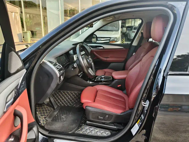 BMW iX3 — Фото автомобиля 14