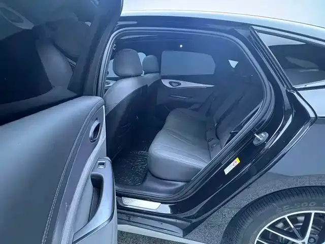 BYD Seal 07 DM-i — Фото автомобиля 15
