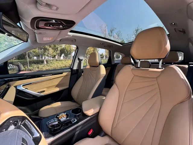 Geely Boyue L — Фото автомобиля 10