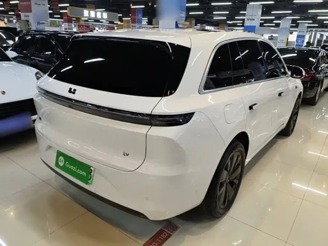 Li Auto L6 — Фото автомобиля 6