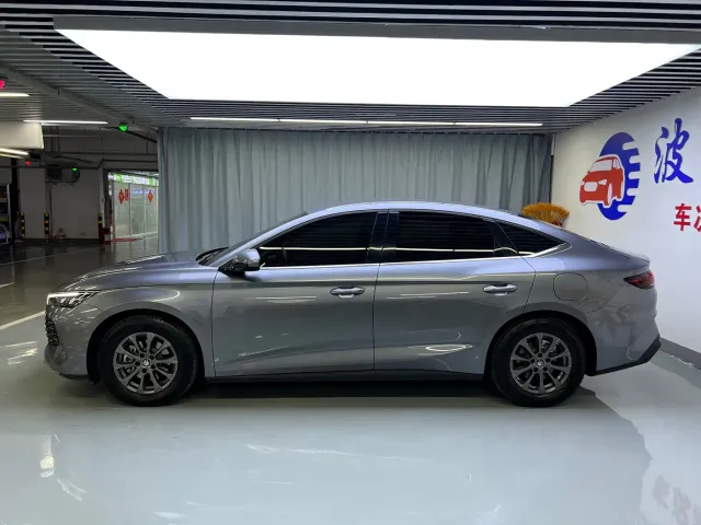 BYD Qin L — Фото автомобиля 4