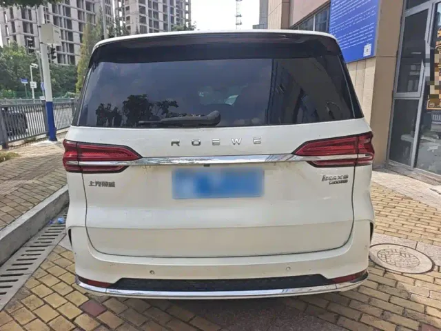 Roewe iMAX8 — Фото автомобиля 5