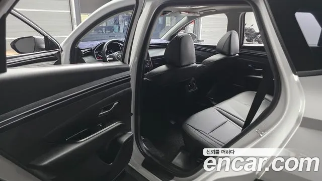 Hyundai Tucson Tucson (NX4) Бензин 1.6 турбо 2WD — Фото автомобиля 11