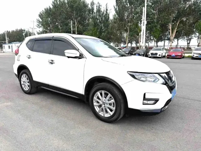 Nissan X-Trail — Фото автомобиля 2