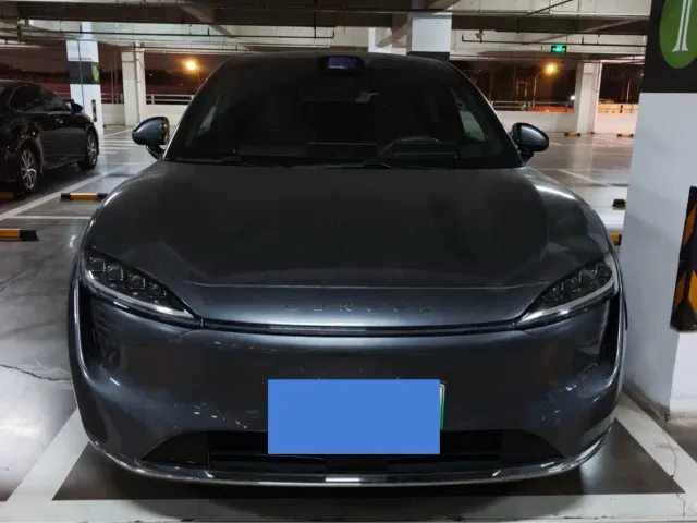 Фотография автомобиля — Luxeed R7