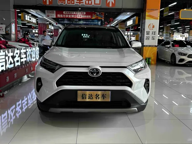 Toyota RAV4 — Фото автомобиля 2