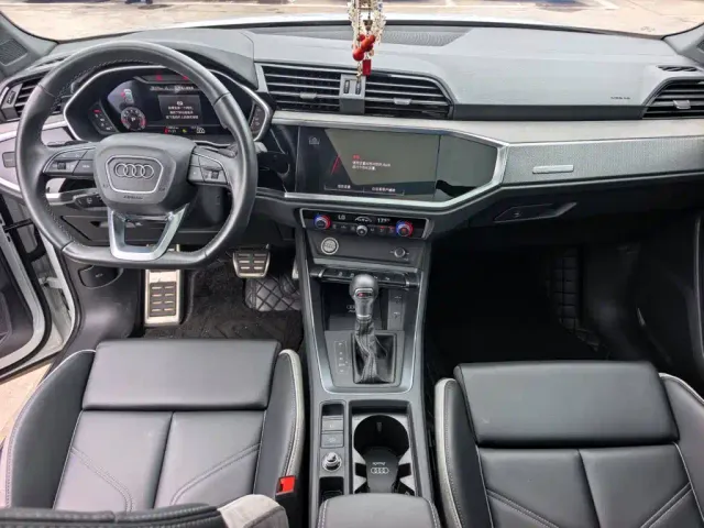 Audi Q3 — Фото автомобиля 10