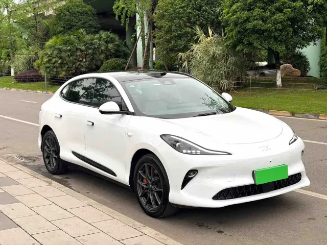 IM Motors LS6 — Фото автомобиля 3